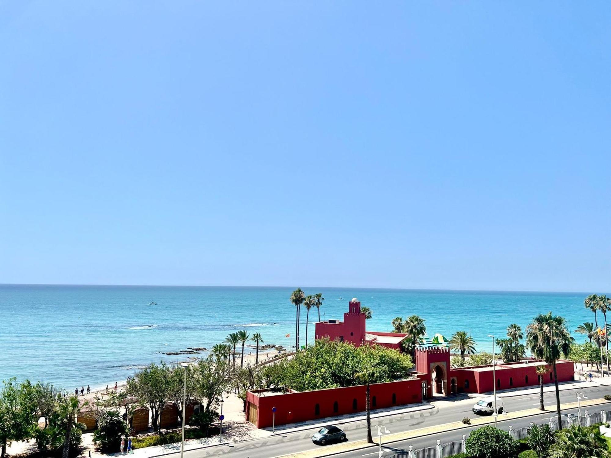 Sea Front With Large Terrace In Benalbeach Apartment Benalmadena
