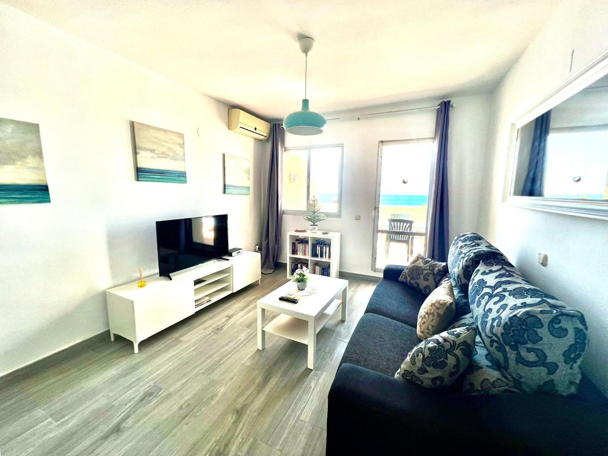 Sea Front With Large Terrace In Benalbeach Apartment