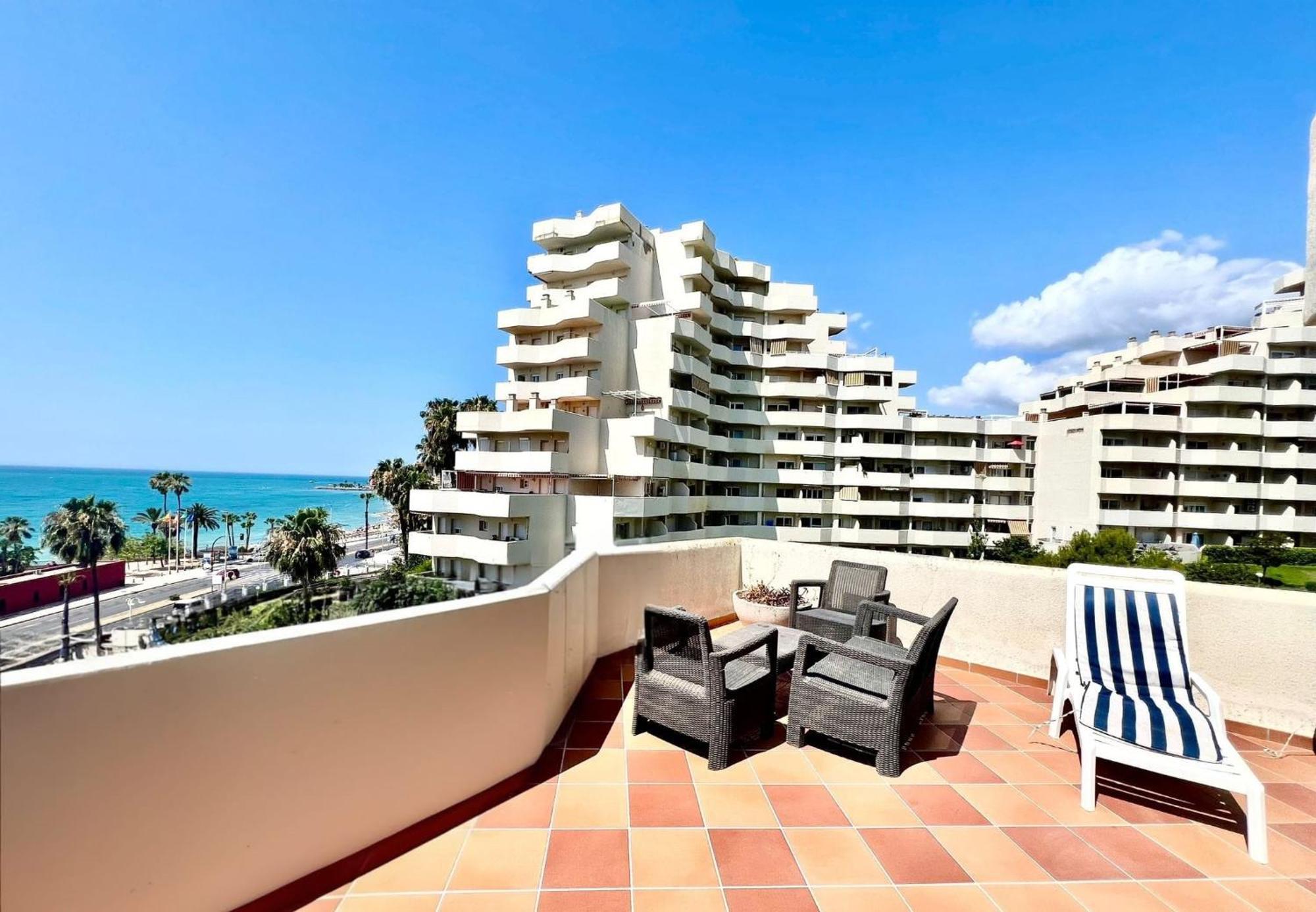 Sea Front With Large Terrace In Benalbeach Apartment *
