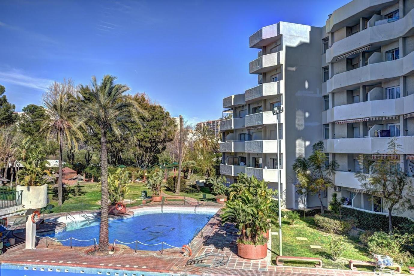 Sea Front With Large Terrace In Benalbeach *