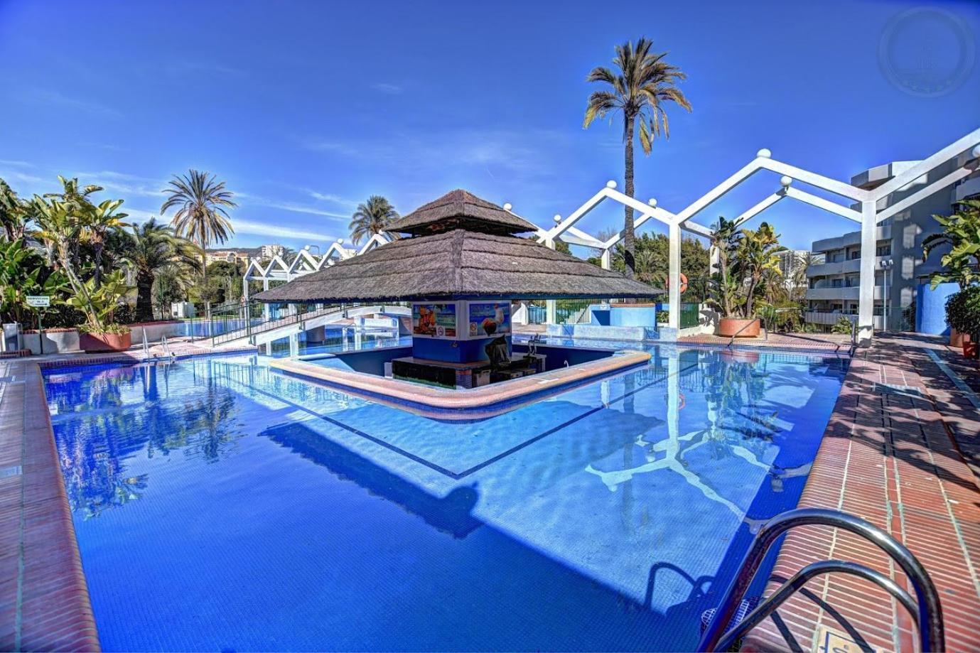 Apartment Sea Front With Large Terrace In Benalbeach Benalmadena