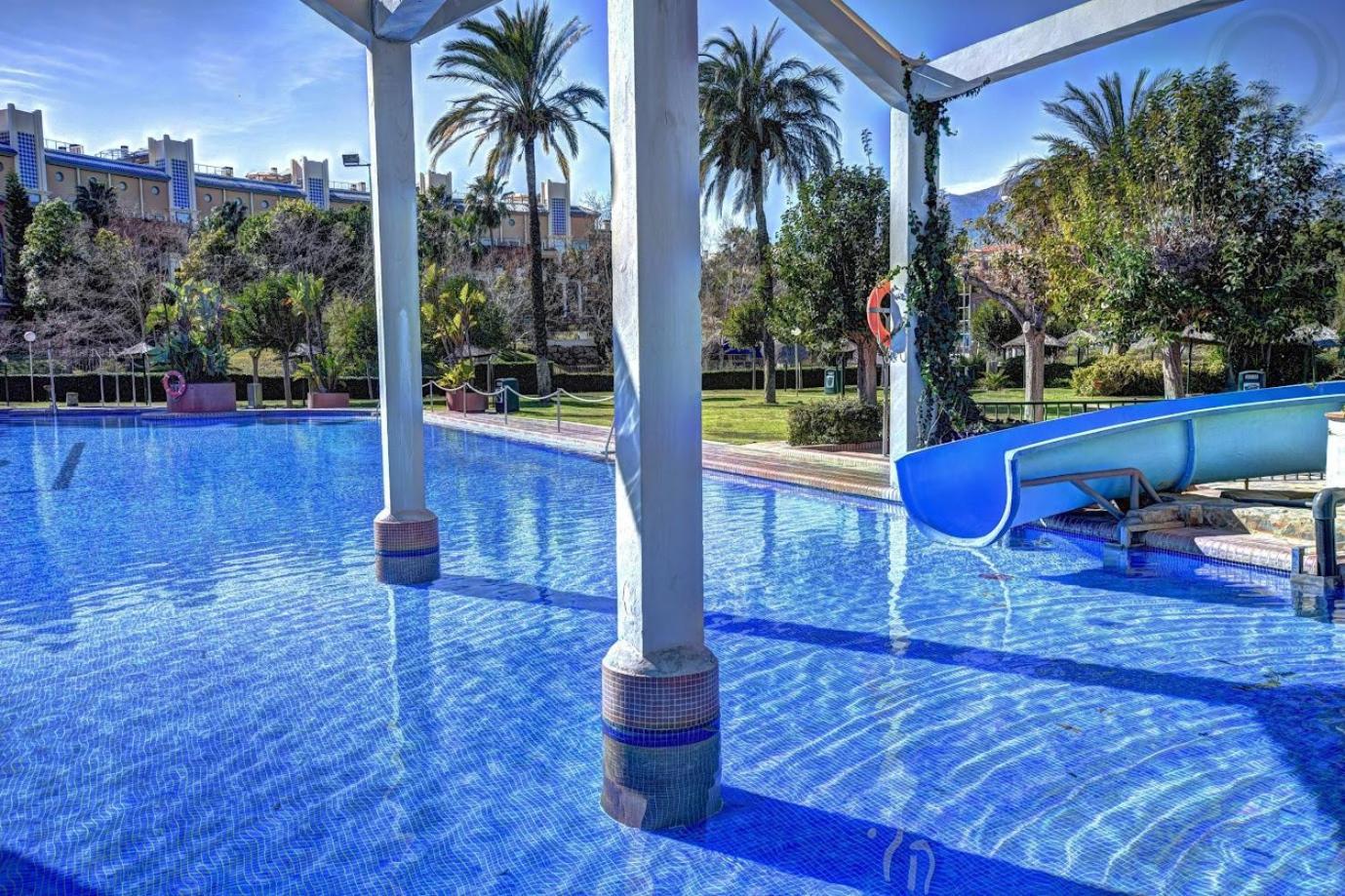 Sea Front With Large Terrace In Benalbeach Benalmadena