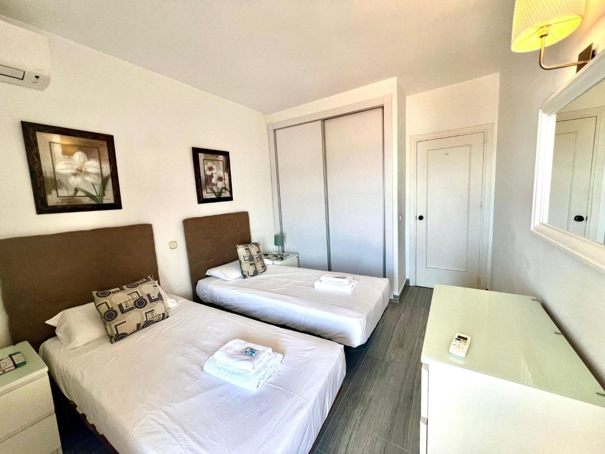 Sea Front With Large Terrace In Benalbeach Apartment