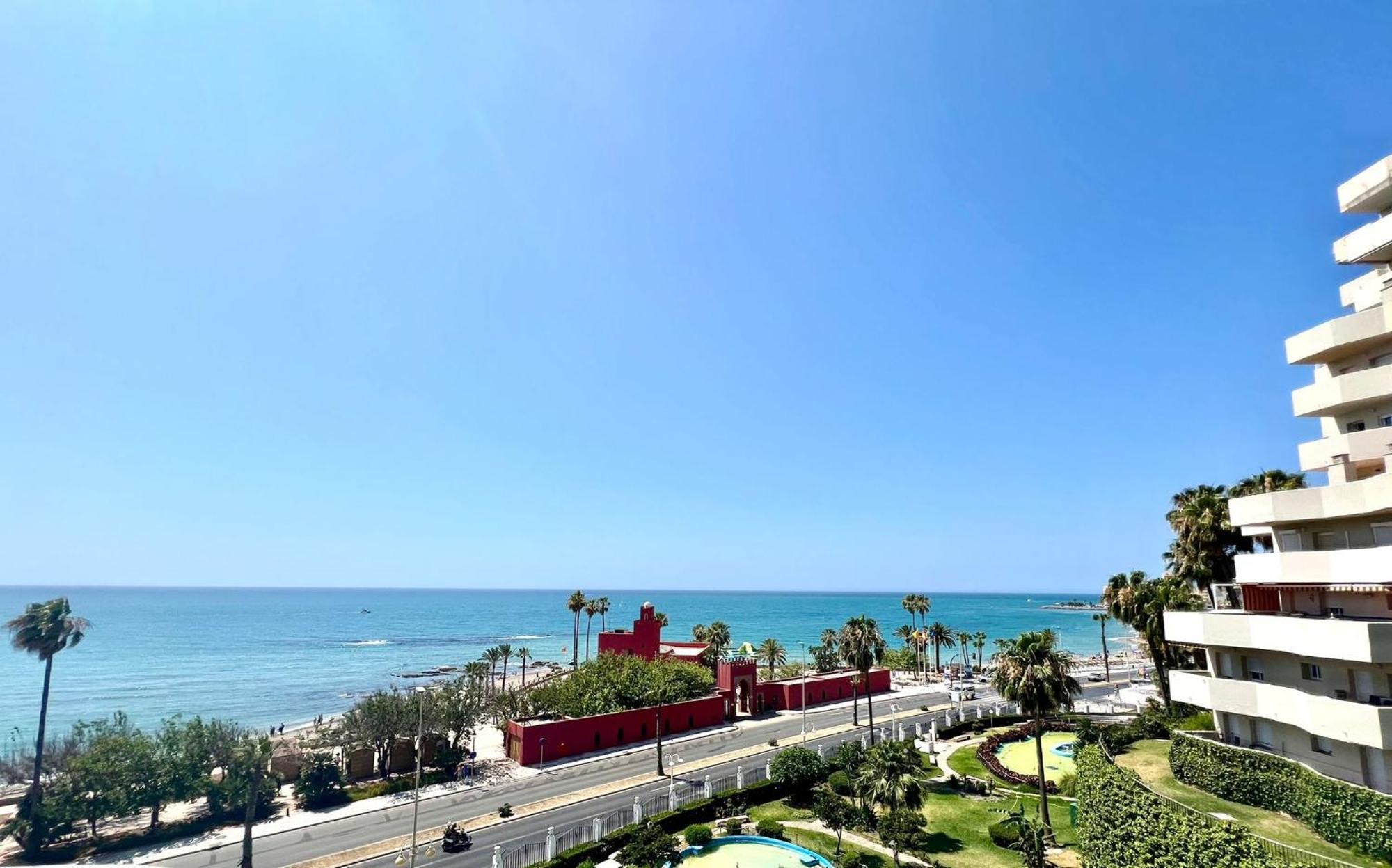 Sea Front With Large Terrace In Benalbeach Apartment *